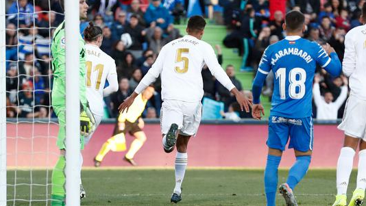 西甲-皇马3-0完胜赫塔菲 魔笛补时破门瓦拉内头槌 西甲-皇马3-0完胜赫塔菲 魔笛补时破门瓦拉内头槌