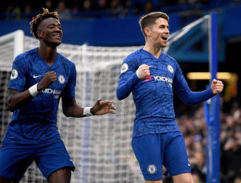 英超-切尔西2-2十人阿森纳 若鸟点射路易斯染红 英超-切尔西2-2十人阿森纳 若鸟点射路易斯染红