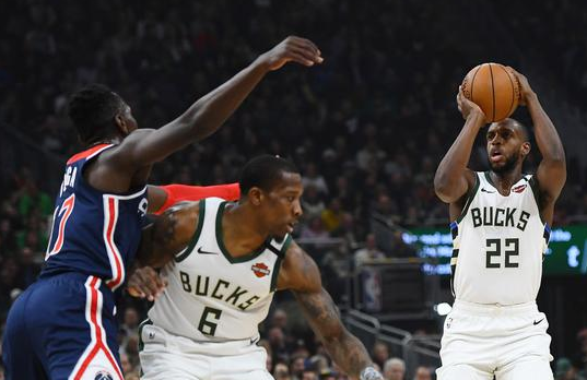 雄鹿主场以151-131战胜奇才豪取9连胜 米德尔顿51+10比尔47+6 雄鹿主场以151-131战胜奇才豪取9连胜 米德尔顿51+10比尔47+6