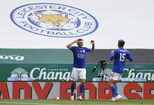 英超-莱斯特城3-0完胜水晶宫 瓦尔迪英超百球伊希纳乔破门 英超-莱斯特城3-0完胜水晶宫 瓦尔迪英超百球伊希纳乔破门