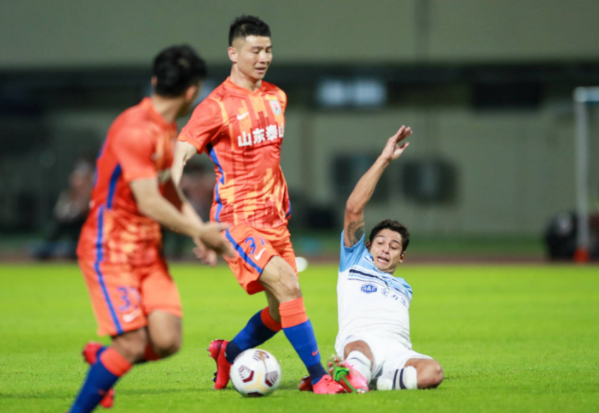 中超-泰山0-0广州城 莱昂纳多进球被吹 韩佳奇屡救险 中超-泰山0-0广州城 莱昂纳多进球被吹 韩佳奇屡救险