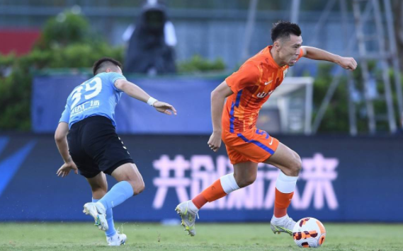 中超-山东泰山3-1双杀大连人 廖力生世界波费莱尼克雷桑均破门 中超-山东泰山3-1双杀大连人 廖力生世界波费莱尼克雷桑均破门