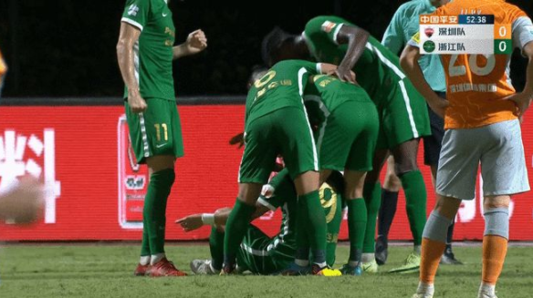 中超-浙江2-0深圳 高迪2球郜林进球无效王永珀染红 中超-浙江2-0深圳 高迪2球郜林进球无效王永珀染红
