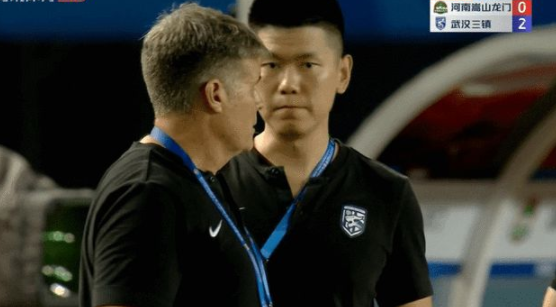 中超-武汉三镇3-0河南十连胜领跑 马尔康点射斯坦丘任意球建功 中超-武汉三镇3-0河南十连胜领跑 马尔康点射斯坦丘任意球建功