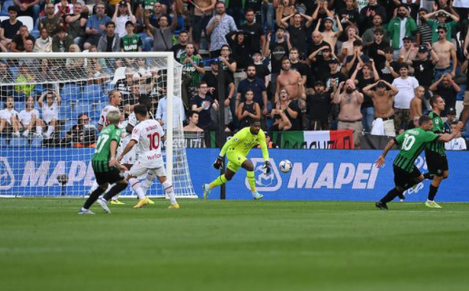 意甲-AC米兰0-0客平萨索洛 迈尼昂扑点弗洛伦齐伤退 意甲-AC米兰0-0客平萨索洛 迈尼昂扑点弗洛伦齐伤退