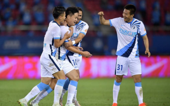 中超-大连人5-1深圳 费煜2球特索曼巴林良铭建功 中超-大连人5-1深圳 费煜2球特索曼巴林良铭建功