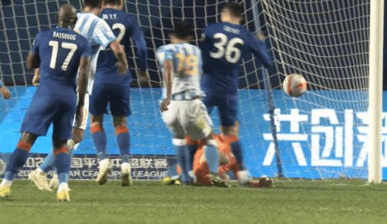 中超-上海申花1-1战平广州城 桂宏破门巴索戈超长补时点球绝平 中超-上海申花1-1战平广州城 桂宏破门巴索戈超长补时点球绝平